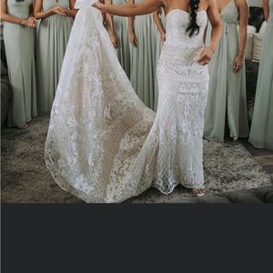 Strapless Stunning Wedding Gown